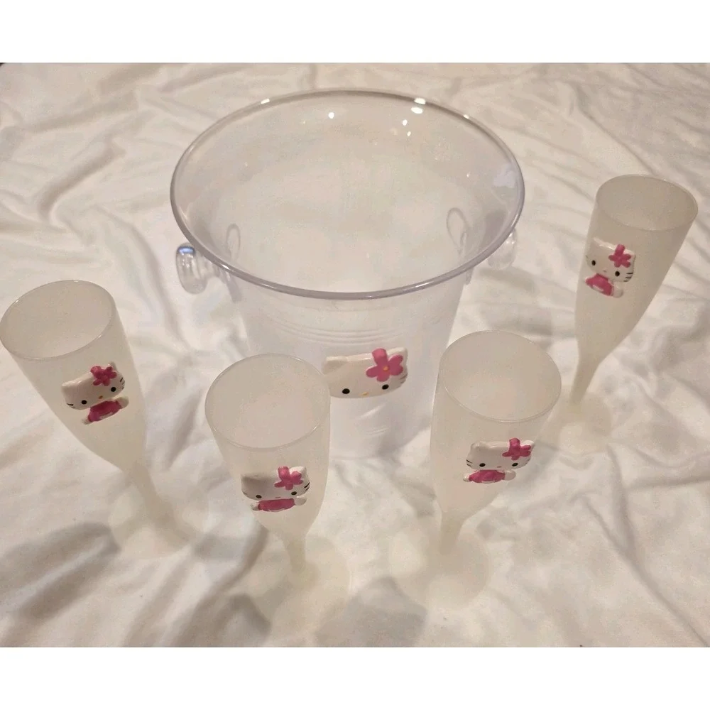 Hello Kitty hello kitty